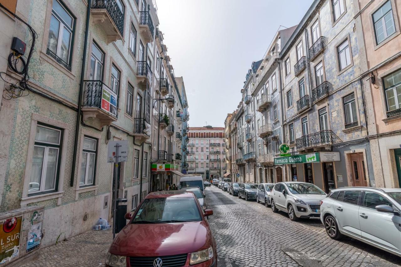 Altido Elegant Deluxe & Altido Luxurious 3-bedroom Apt With Terrace In Intendente * Lisboa