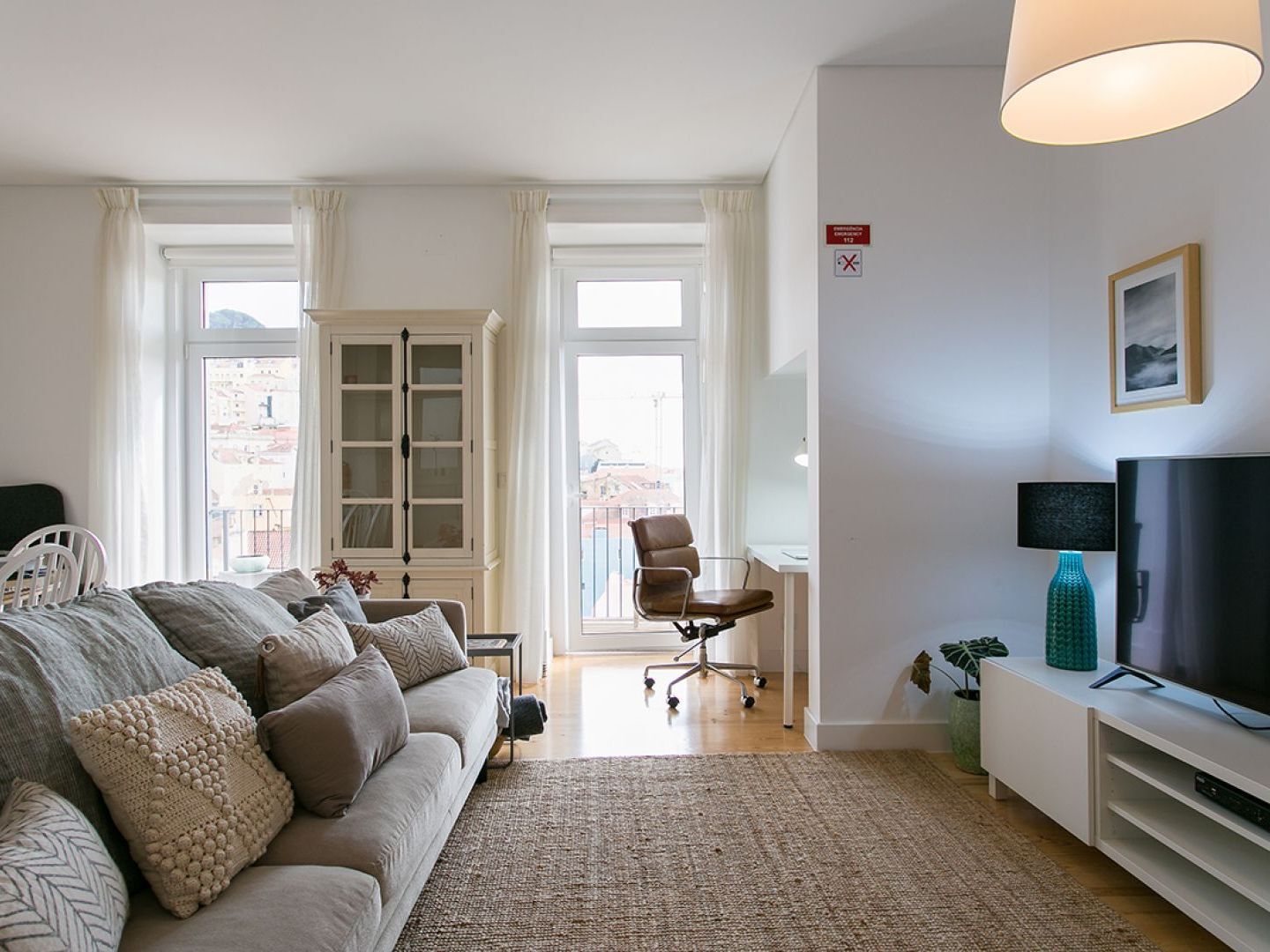 Altido Elegant Deluxe & Altido Luxurious 3-bedroom Apt With Terrace In Intendente Lisboa