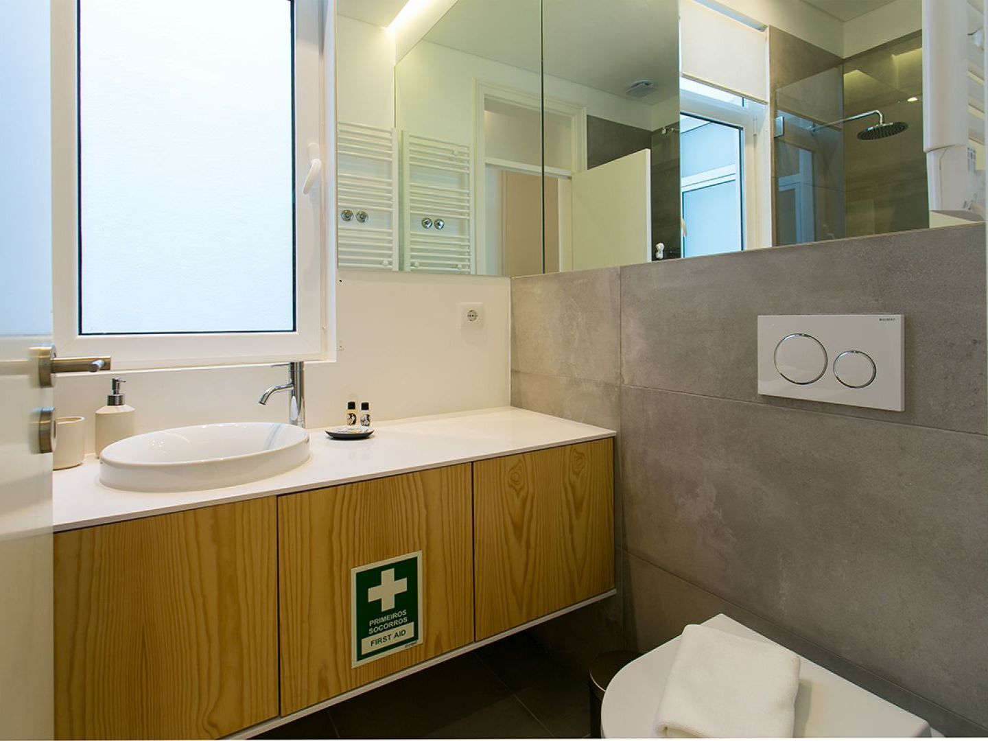 Altido Elegant Deluxe & Altido Luxurious 3-bedroom Apt With Terrace In Intendente Appartement Lisboa