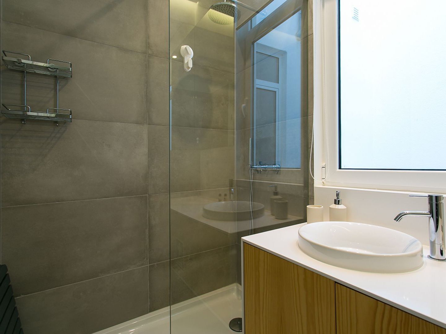 Altido Elegant Deluxe & Altido Luxurious 3-bedroom Apt With Terrace In Intendente Lisboa